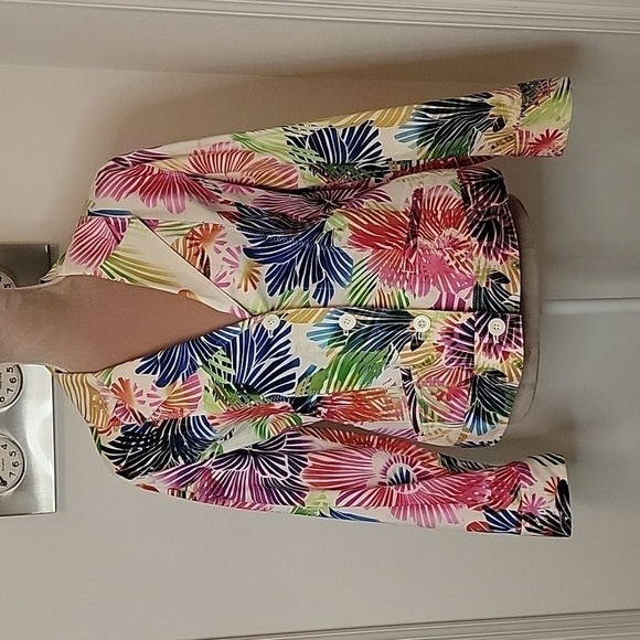 Chico's, Size 1 (8), Vibrant and Bright Tropical Pattern Jacket. Excellent Cond.